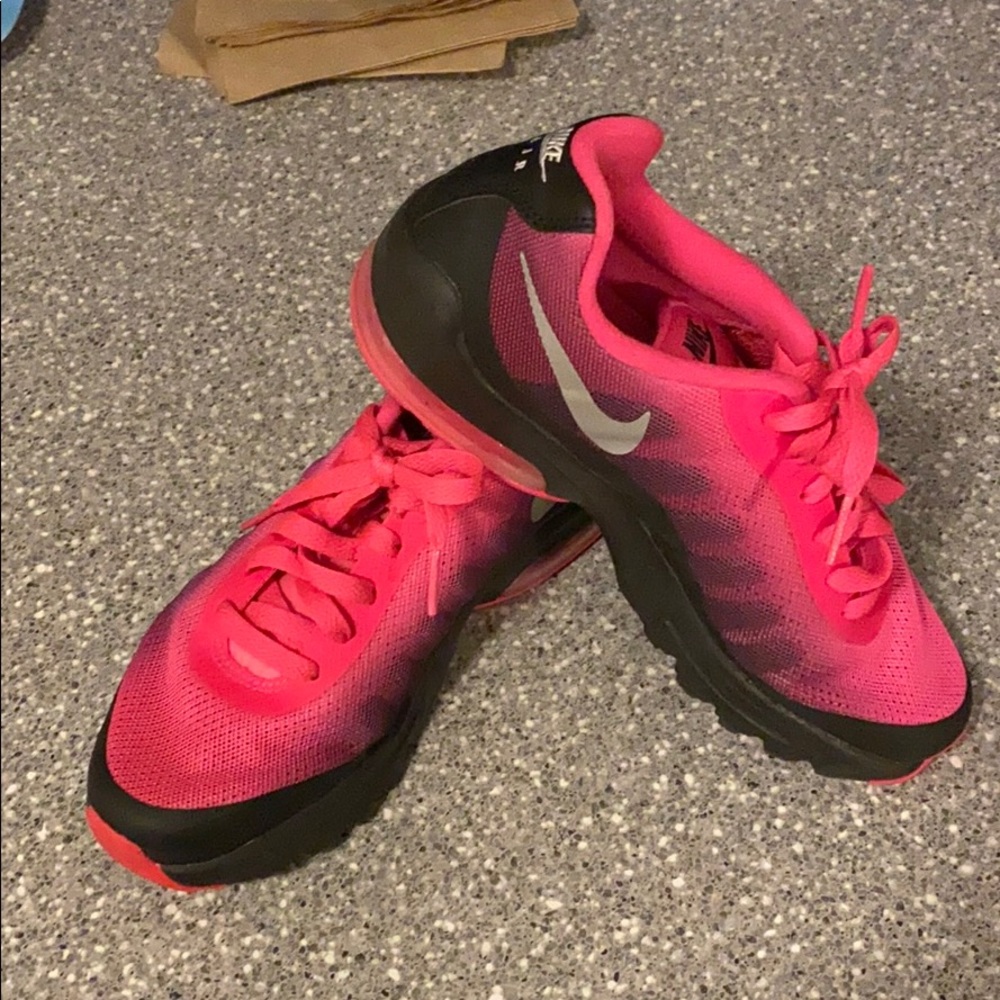 Women’s Nike air max sneakers